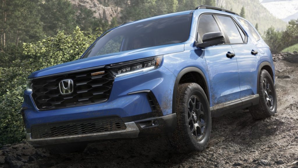 2023 Honda Pilot TrailSport Off-Road Driving