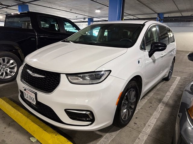 2024 Chrysler Pacifica Hybrid Select