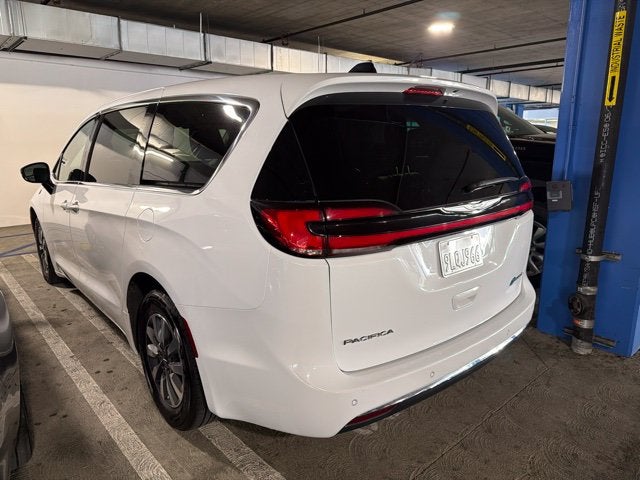 2024 Chrysler Pacifica Hybrid Select