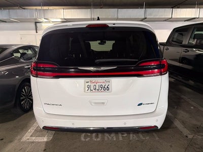 2024 Chrysler Pacifica Hybrid Select