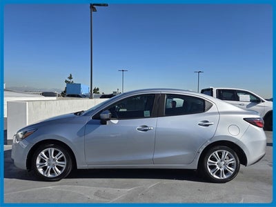 2019 Toyota Yaris XLE