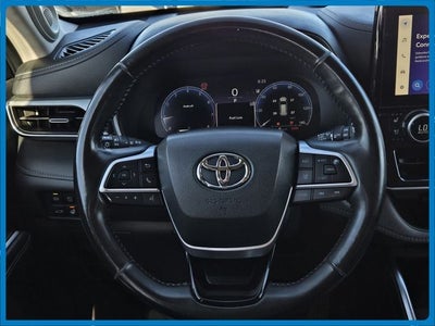 2023 Toyota Highlander Platinum