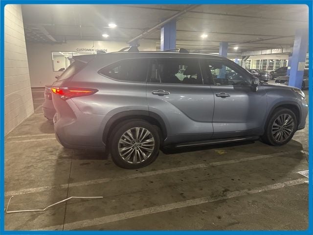 2023 Toyota Highlander Platinum