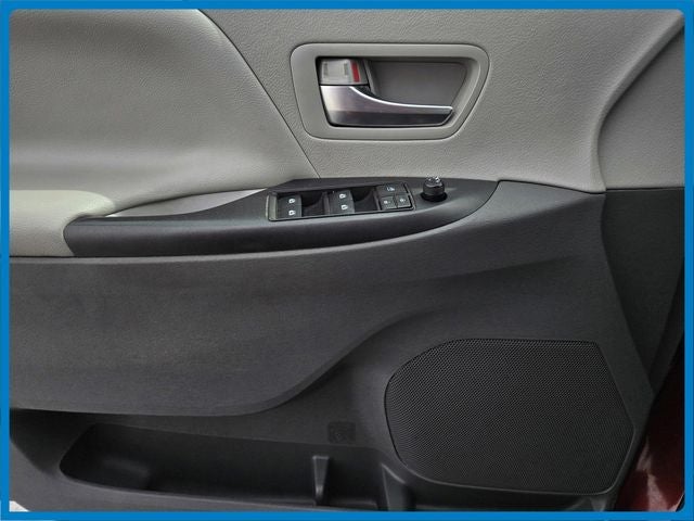 2020 Toyota Sienna LE 8 Passenger