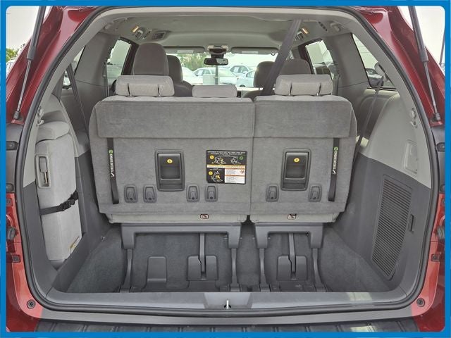 2020 Toyota Sienna LE 8 Passenger