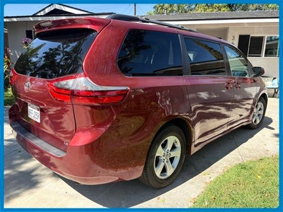 2020 Toyota Sienna LE 8 Passenger
