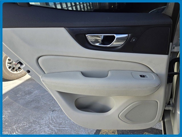 2020 Volvo S60 T5 Momentum