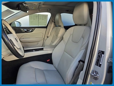 2020 Volvo S60 T5 Momentum