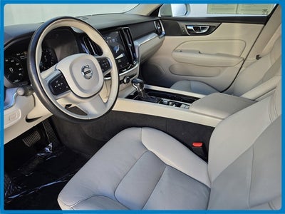 2020 Volvo S60 T5 Momentum