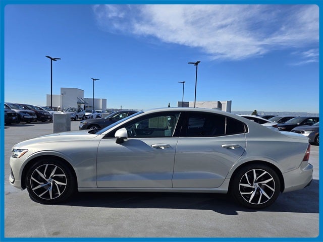 2020 Volvo S60 T5 Momentum