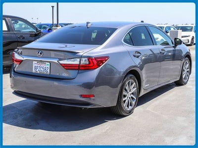 2017 Lexus ES 300h