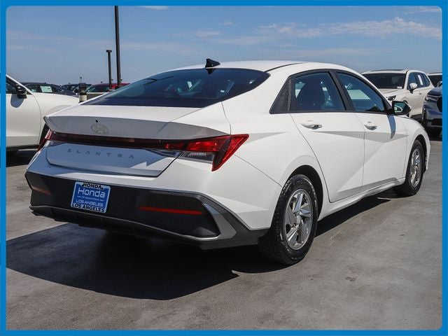 2024 Hyundai Elantra SE