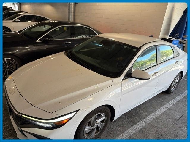 2024 Hyundai Elantra SE