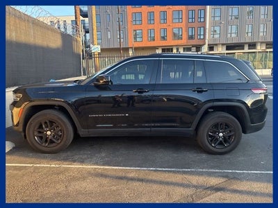 2023 Jeep Grand Cherokee Laredo