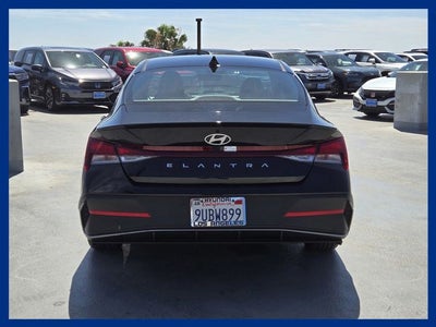 2025 Hyundai Elantra SEL Sport