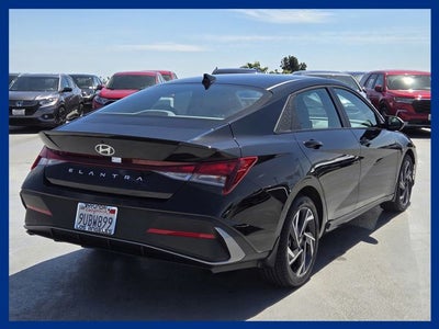 2025 Hyundai Elantra SEL Sport