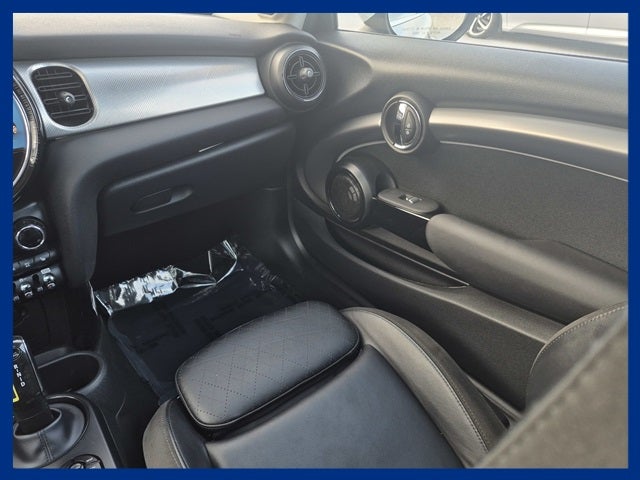 2023 MINI Cooper SE Electric Signature Plus