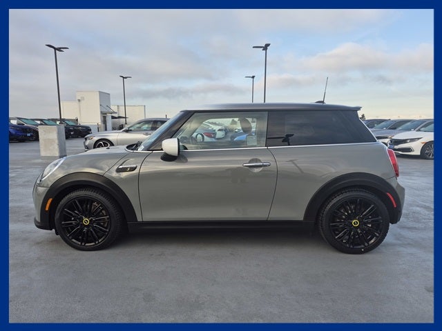 2023 MINI Cooper SE Electric Signature Plus