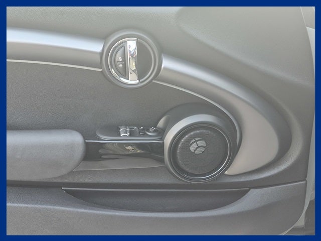 2023 MINI Cooper SE Electric Signature Plus