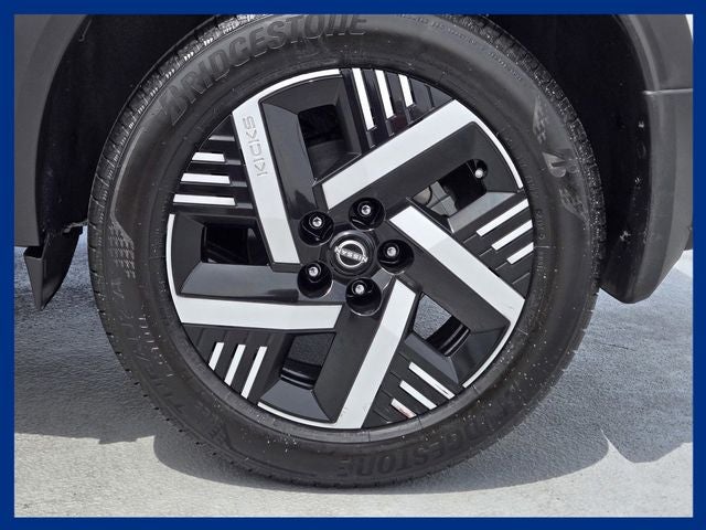 2025 Nissan Kicks SV