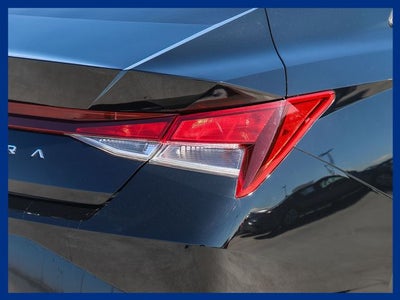 2023 Hyundai Elantra SE