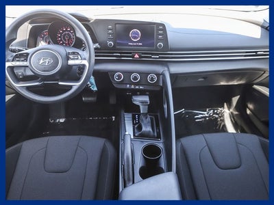 2023 Hyundai Elantra SE