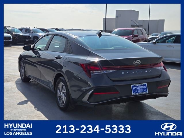 2024 Hyundai Elantra SE