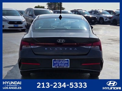 2024 Hyundai Elantra SE